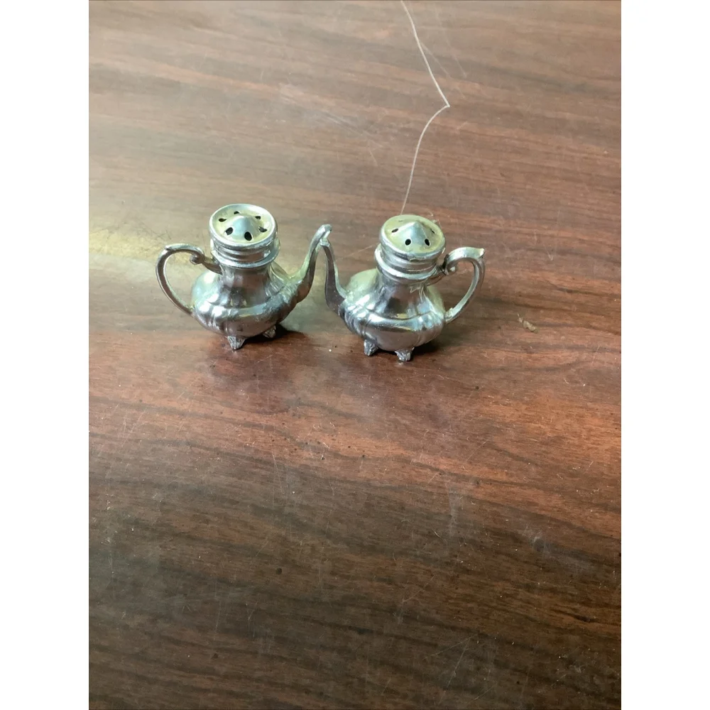 Vintage Souvenir Salt & Pepper Shakers Georgia
